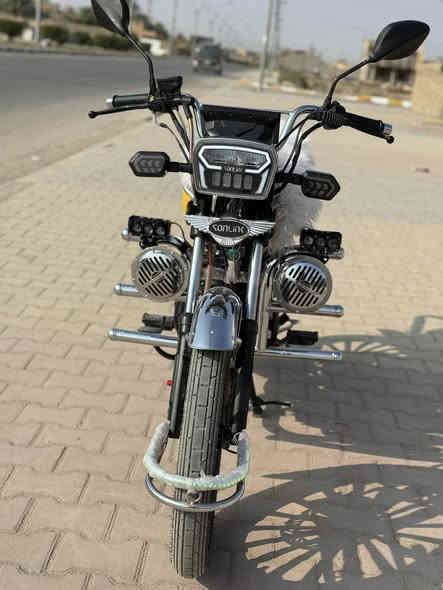 سولنك زنجيل موديل 25 محرك 200
دراجه كامله كماليات وبصمات وسويجات ماشيه4
استفسار خاص او اتصال***********
