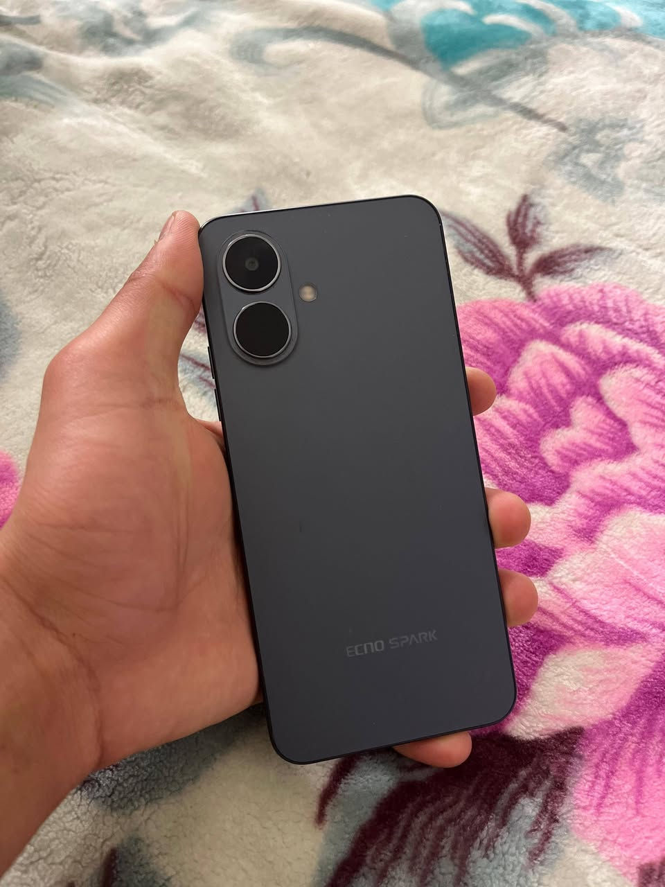 سلام عليكم جهاز تكنو سبارك 2 للبيع ذاكره 128 رام 4+4 كامل ملحقات جديد. قيم واخذ اتصل ***********
