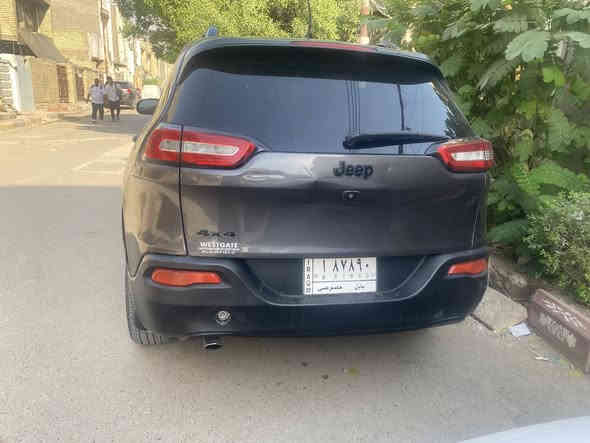 سلام عليكم جيب شيروكي بزون 2018 رقم انجليزي جديد سنوية جديدة ومفحوصة هزة جديدة البارحة سويتلهة السيارة كفالة من لغد وشاصي وبيهة هواي مواصفات 4 سلندر 2400 بيهة قطعتين صبغ موجود السونار مالتهة دعمتهة خفيفة سعرهة 130 ورقة وبيهة مجال للأستفسار ***********
