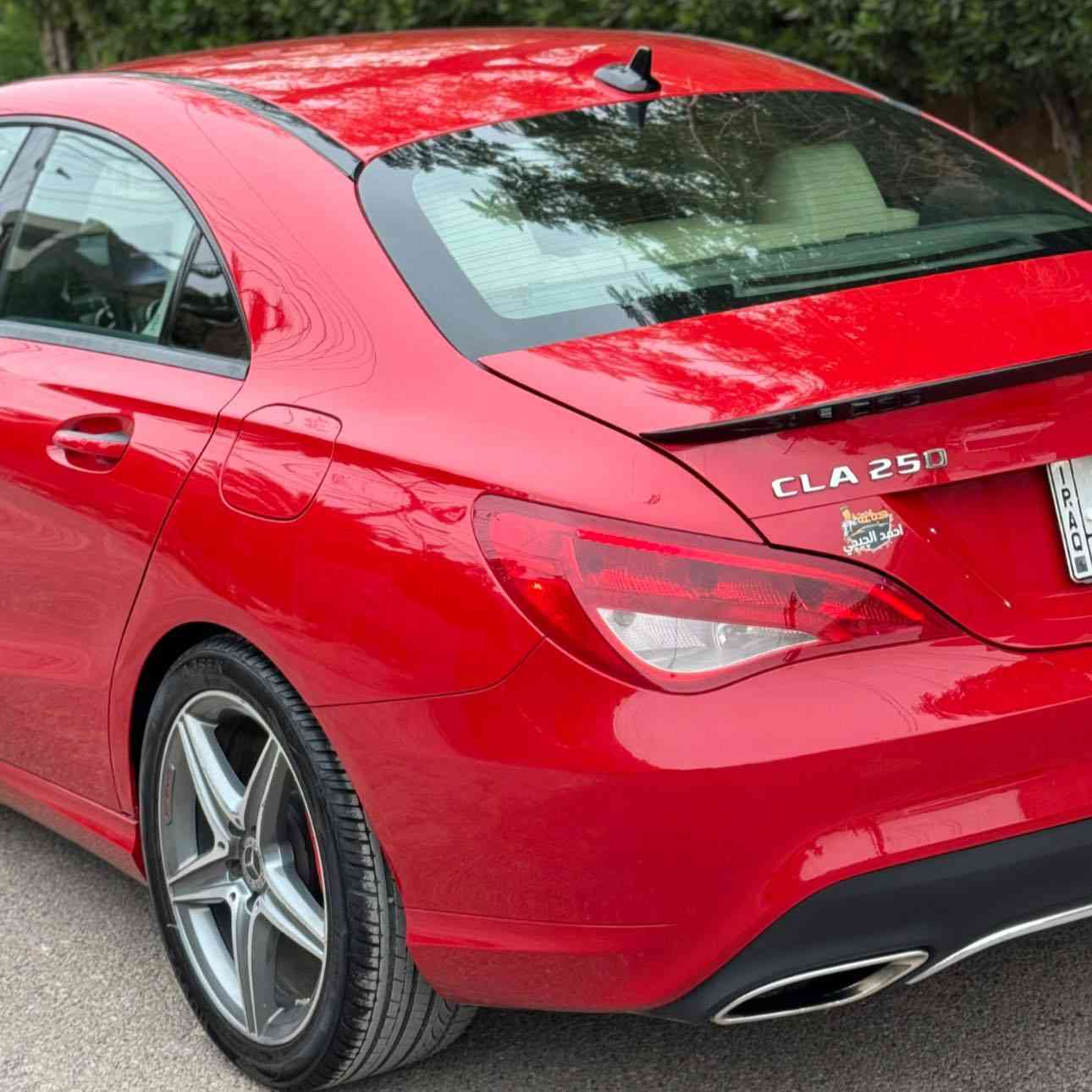 السلام عليكم 
مرسيدس 250 CLA موديـل 2018
وارد امريكي حادث جاملغ سايق مع الباب 
باب مبدل نفس اللون بلادي والجاملغ مصبوغ
ايربالك بردة فقط وصور الحادث مرفقة
داخل اوف وايت
شاشة كبيرة
محرك 2000 بحالة جيدة جداً 
رقم بغداد
مكان السيارة السيدية
سـعر 184 ورقة وبيها مجال 
***********
