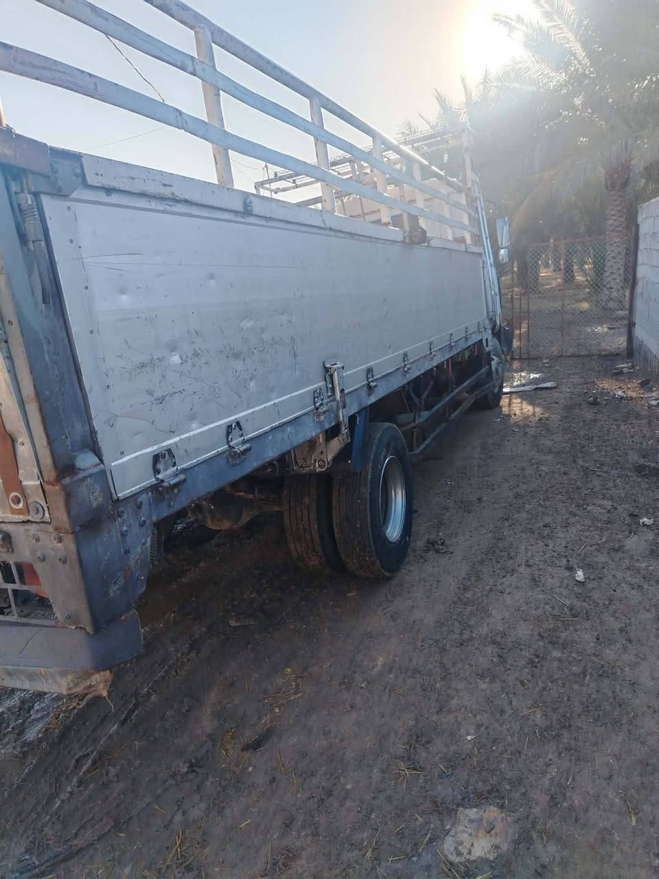 السلام عليكم
سياره هينو فوزه مربع مكينه سوبر ١٥ قبق اسود 
سيارة بلادي ٥وربع بدي نظيف بخار بدون تنقيص سياره باسمنا رقم كربلا سنويه نافذه سياره تايراتها جدد شخصي وكسر مكونات قماره بلاديه بدون صبغ السعر 100 مكان السياره كربلا عين التمر 
سياره يرادلها ترتيبات للاتصال
***********
