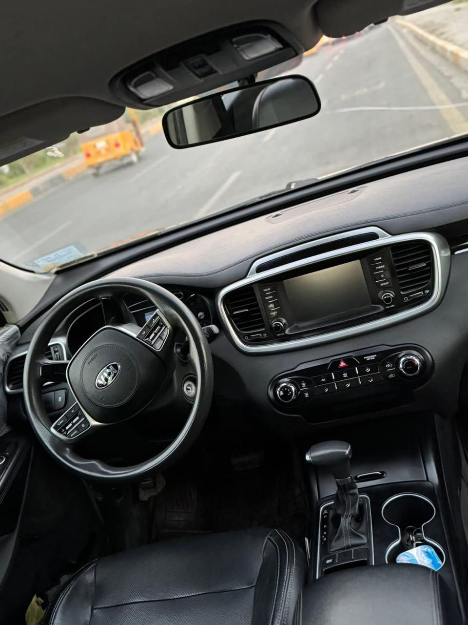 سورنتو ١٩ شكل ٢٠ امريكي
حادثها كما موضح بلصور وطعجه
صغيره بلبنيد بدون فتح بدون
ارباك وبيها كلير توحيد لون
٤سلندر ٧راكب راكب ماشيه 75
السيارة خير من الله بعدها جديدة رقم بغداد مكان السيارة رايدها
ب $175
للتواصل الاتصال على الرقم ***********
غير متواجد عل فيس
