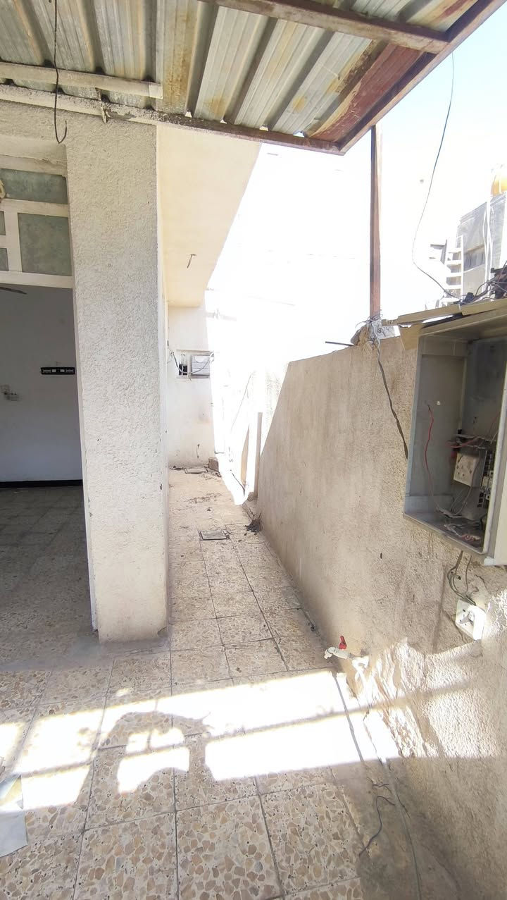 منطقة الجواهري 100 متر للبيع
طابق ونص

***********
