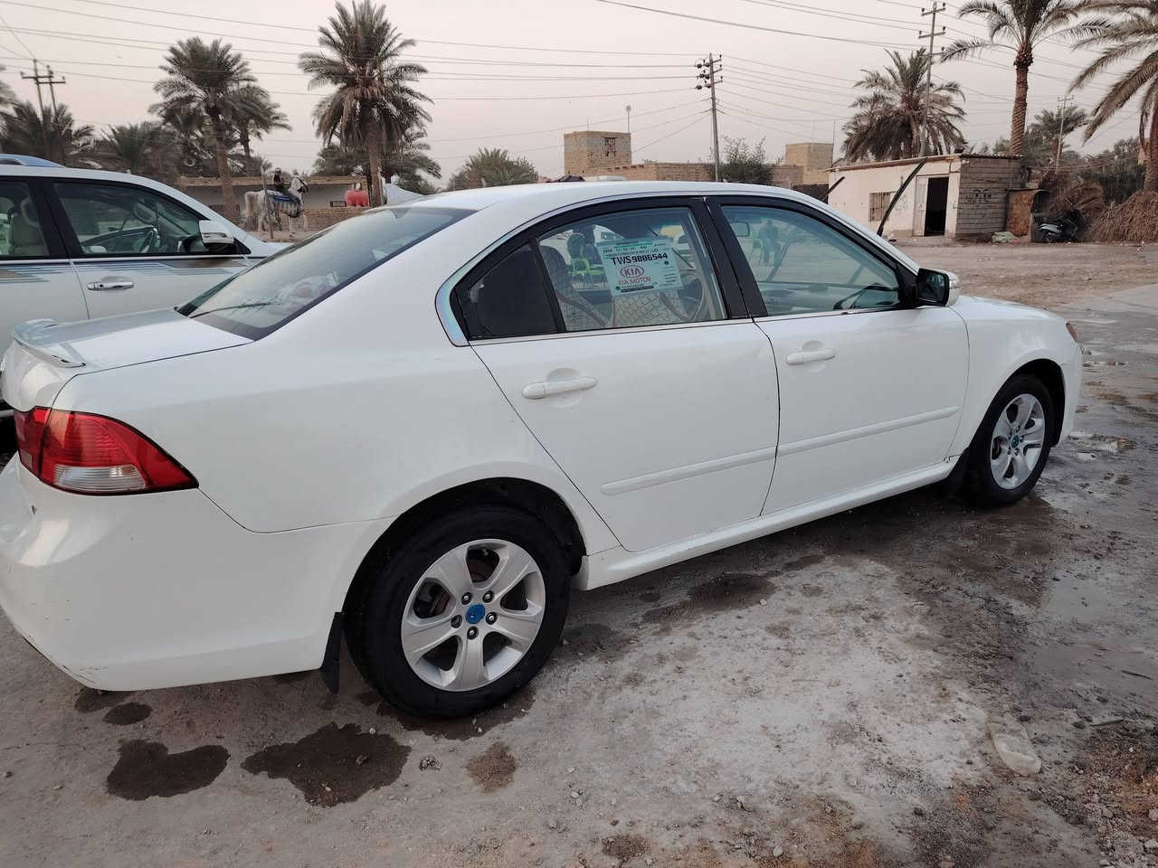 السلام عليكم
اوبتيما 2009 خليجي 

رقم واسط الجديد بأسمي سنويه 2030 مداور ثاني يوم 

بيهة كم قطعه تبديل ابيعك حزام شواصي وتكم مكفولة ابيعك حزام مو تكلي هاا بيهة قطع 

عدا التكمه الي بين باب العبري والجاملغ الامامي  بيهة تصليح بسيط 

حدادية اماميه خلفيه جديدة 

منظومة بانزين كاملة جديدة 

تخم تاير جديد 

كهربائيات كلها شغاله 

محرك وكير بحاله جيده جدا 

الصور والسونار مرفق بالمنشور

98 وبيهة مجال قليل
***********
بي واتساب 
مكاني ديوانية
