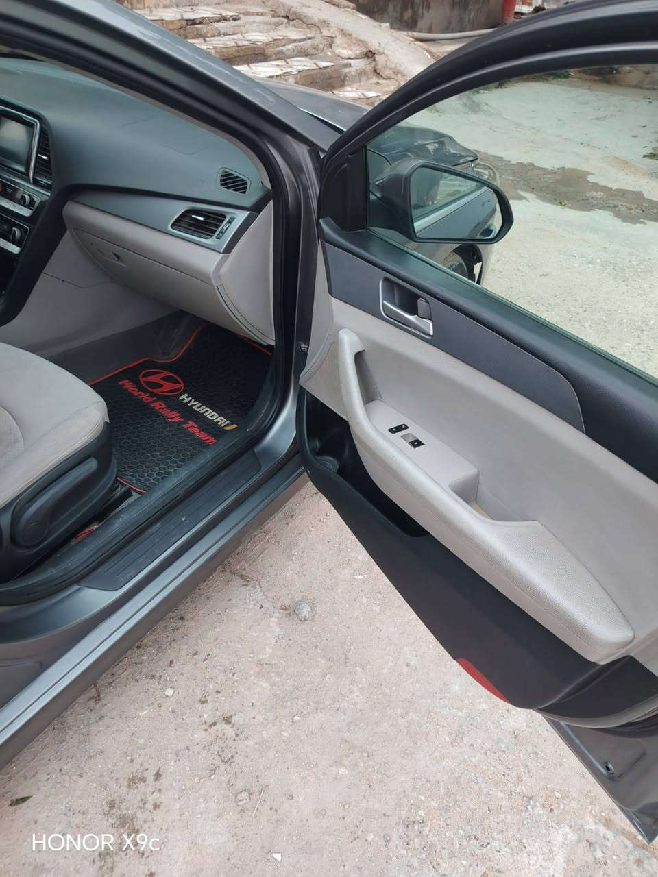 سوناتا مديل 18 سياره وارد امريكي مكينه 𝑮𝑫𝑰 ضربتها بامريكا جاملغ امامي مبدل فقط سياره جاهزه من كلشي بيها شوي جراد بلقماره سياره جاهزه محرك كير تخم تاير حداده تبريد جاهزه من كلشي سعر 118 عنواني بصره للأستفسار ***********
