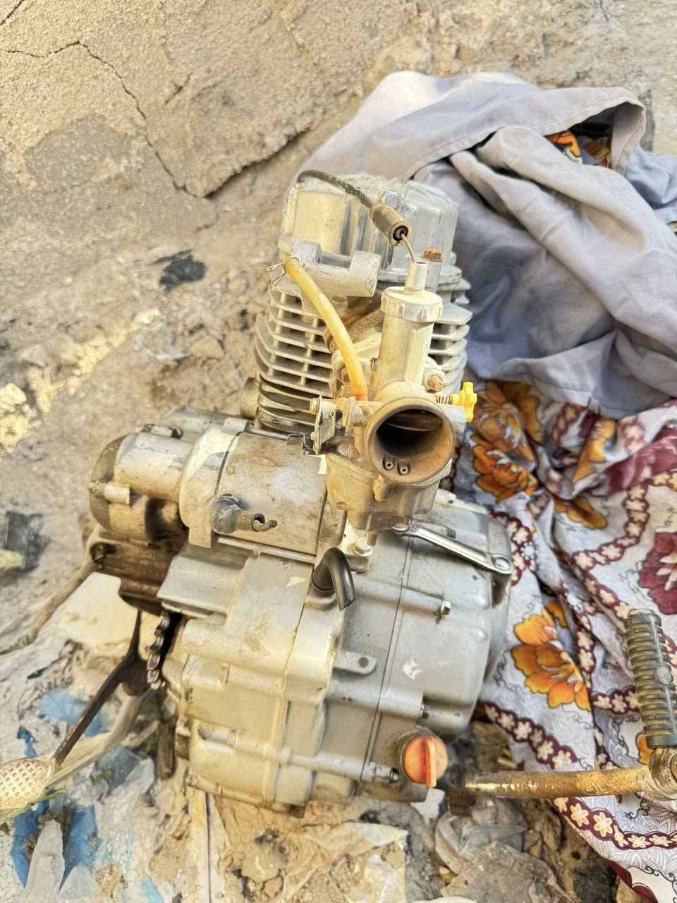 محرك بارت 5 كير شرط الشغل كلشي مابي توه فتحته من دراجه جيب وشد سعره ٥٠ قفله بدون مداهر مكاني كزيزه
 رقمي ***********
