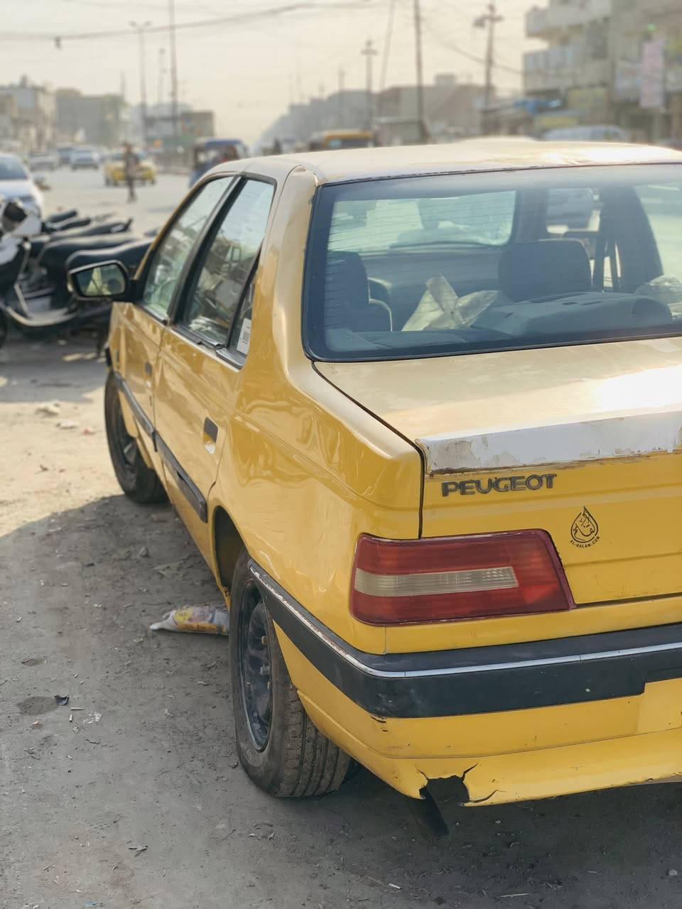 بيجو لميس 2013 سياره كله كامله مابيه نقص تايرات جديده كير مسوي ع ايدي جديد بس مكينه كايمه غرامات كله مصفره السعر 25 وبيه مجال بسيط بكاني بغداد الشعب رقمي ***********
