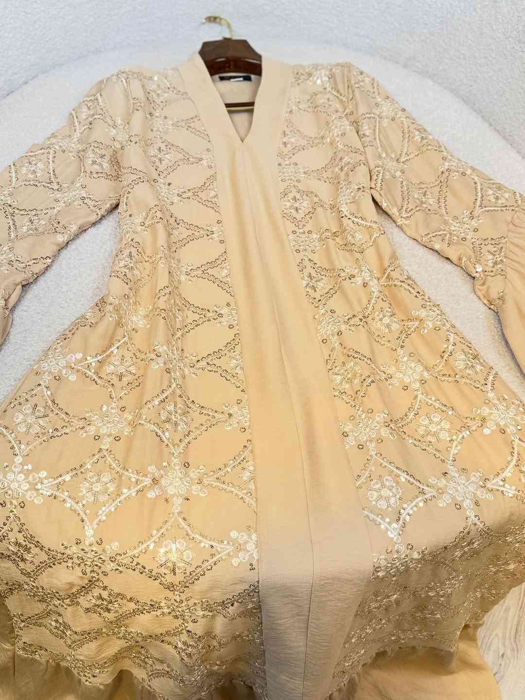 الــسعـر20الـف💛✨
القياسات(L,xl,2x,,3x)

للحجز و الاستفسار التواصل على الأرقام واتس اب 
***********
***********
***********
***********

توصيل بغداد  5000
توصيل محافظات  5000
