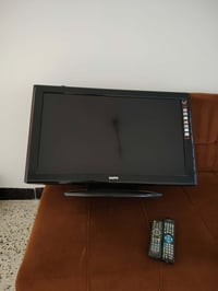 شاشة بدون نت • بحالة جيدة • مع رسيفر