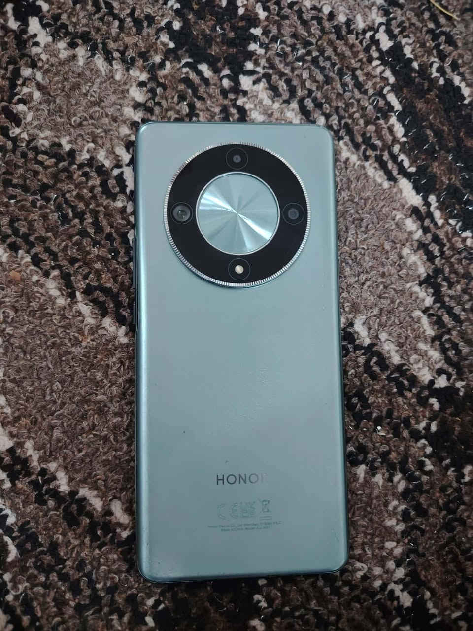 سلام عليكم جهاز هنار اكس 9بي شرط نضافه سعر 225وبي مجال الطيبين 
متوجد علا الخط فغط فيس مرسله ماكو ***********
