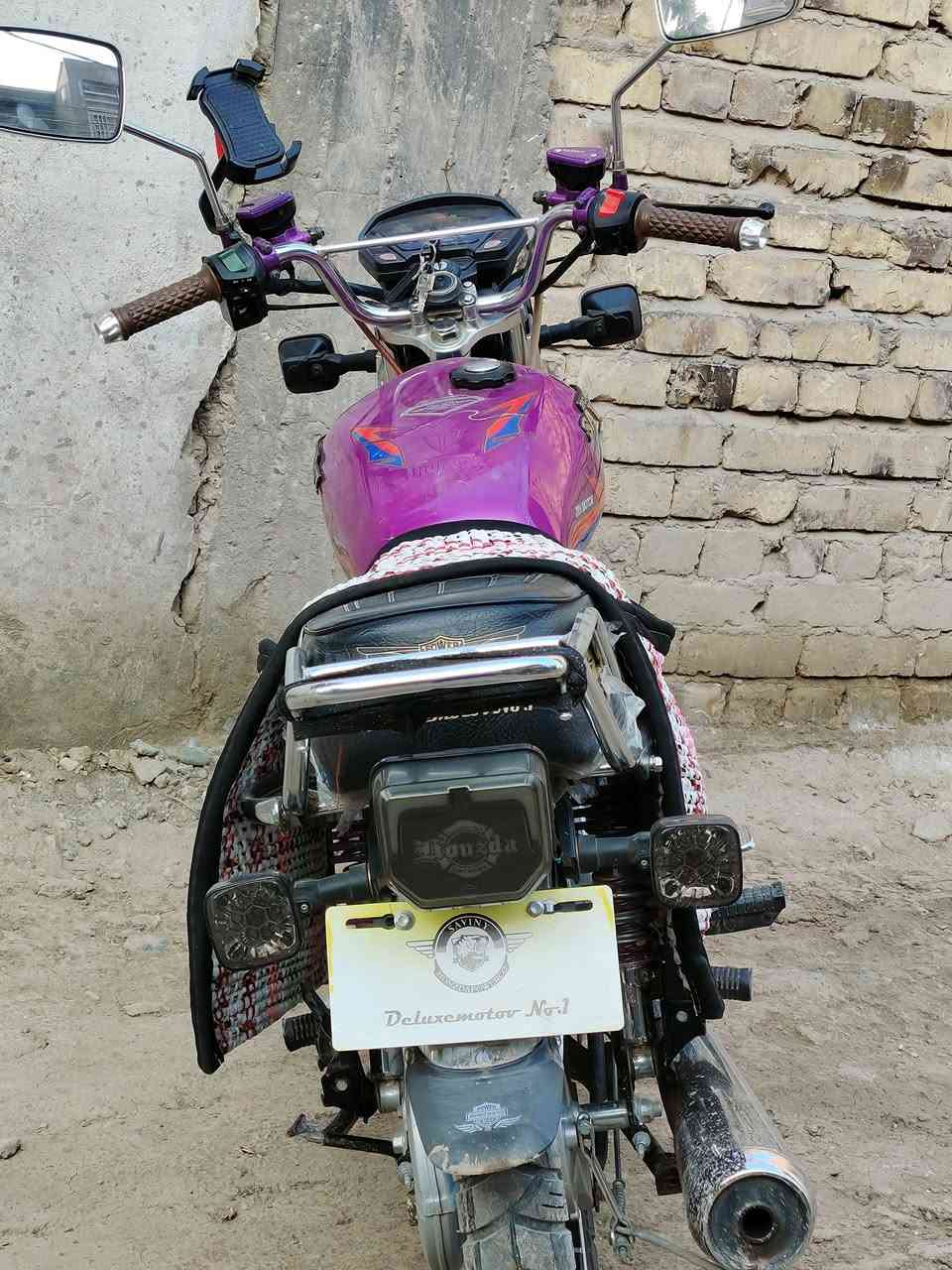 شباب دراجه سيفان هوندز موديل ٢٠٢٤ طالعه ب٢٥ دراجه كلش حلوه اونضيفه احله من الصور بصمه تشغيل عن بعد سلف اوهندر دراجه مانقصها اي شي شغل وااطلع اوبلعافيه علياخذها دراجه مامتعوبه 
السعر ٦٧٠ اوبيها مجال حك الجيه مكاني الحله نادر الثانيه
للاستفسار تواصل واتساب او علهاتف   ***********
اوراق الدراجه كامله عندي
