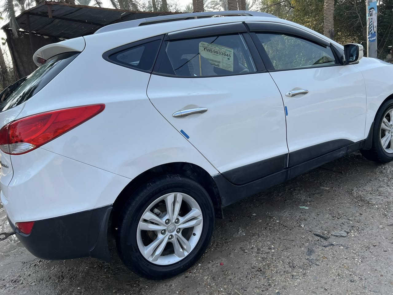 السلام عليكمً
توسان 2013 خليجي نص فول داخل لونين
رقم بابل الجديد وسنوية لل 27 وتحويل مباشر
سيارة صبغ حزام اثر شخوط وطخات بسيطة بدون 
دواخل وضربة قوية قمارة بلا صبغ وبينة سونار! حدادية كهرباء كير محرك كله ممتاز سيارة جانيها ومرتبها 
وخير من الله للي يريدها جني نقصها زوج تاير خلفي فقط 
بدلتلها دهن وسيرفر كامل قبل يومين'
    السعر.         (125).     وبيها مجال
***********
