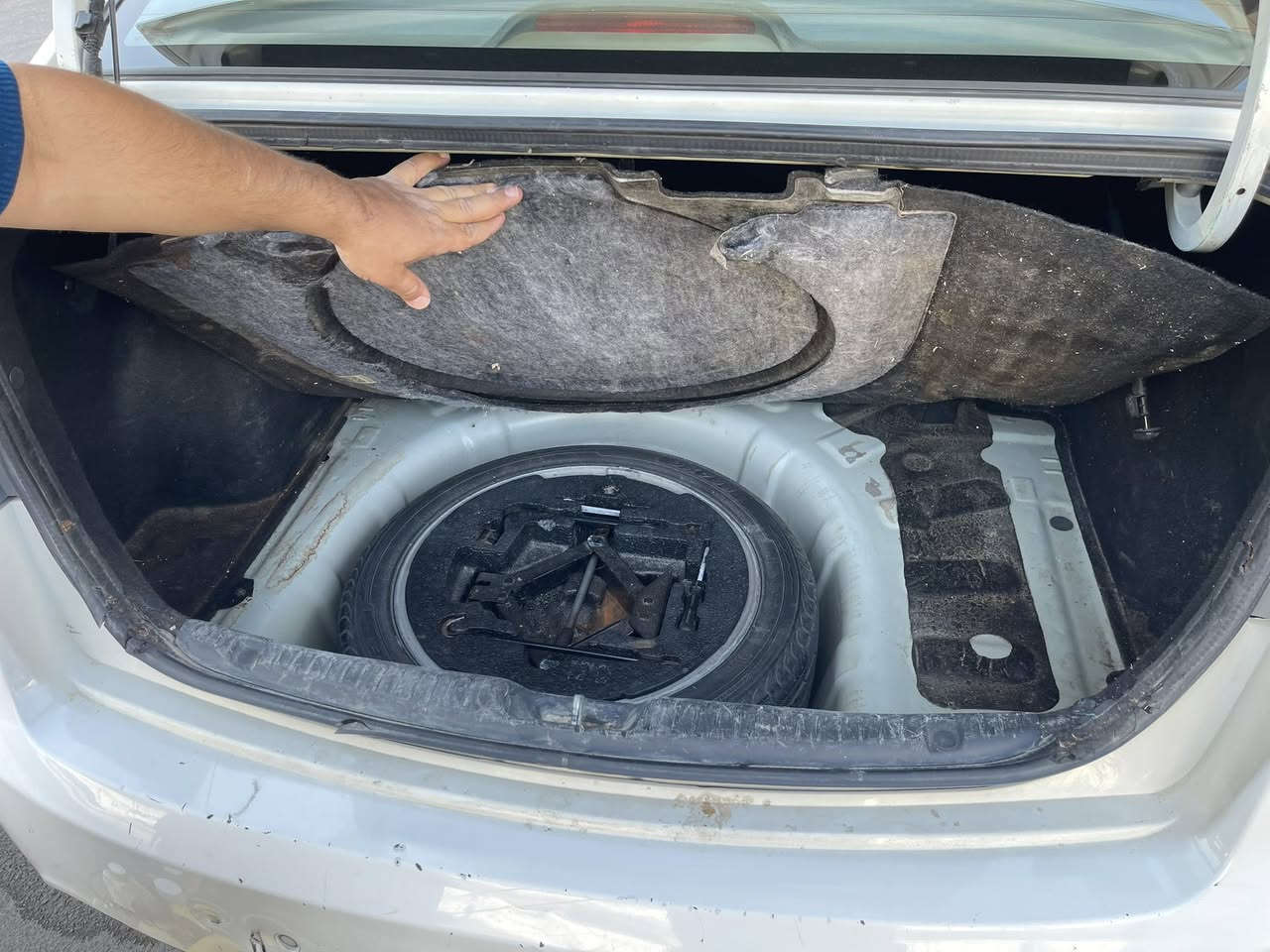 كيا سيراتو  2012 للبيع
سلام عليكم سيراتو خليجي بدون صبغ فقط مكانات بارد والسياره على ايد وحدة من ٢٠١٨ لليوم مامتعوبة ومصروف عليهة مكينة وكير وصدر وتبريد كفالة مااطول عليكم سيارة مال جني وبالعافية ع الياخذهة

مكانهة بغداد ساحة عدن مقابل مطحنة الجلبي 

هاتف ***********   

السعر ١٠٨ $ 

للعلم غير متواجد ع الفيس
