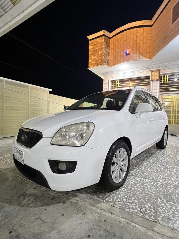 سلام عليكم
للبيع كيا كارنز 2012 خليجي 
سياره جديده جاهزه من كلشي 
فول موصفات للأخير 
فتحه تبريد قطعتين 
سبعه راكب تحكم ستيرن 
داخل عسلي خمسه ويلكب
لايت زنون ريمون سنتر لوك 
مكينه 2000دوش مامفتوحه
مكينه كير حاديه تخم تاير تبريد 
كله جديد رقم بغداد مشروع وطني تحويل ثاني يوم سعرها 120 وبيها مجال للشراي لاتصال *********** مكان السياره كربلاء قرب لامام عون
