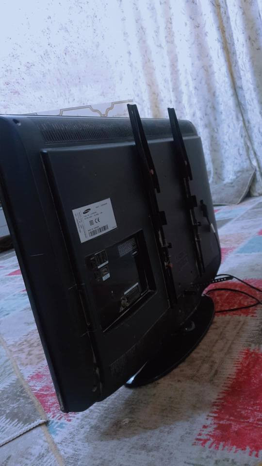 الشراي يخابرني واني خادم*********** النجف, العراق
