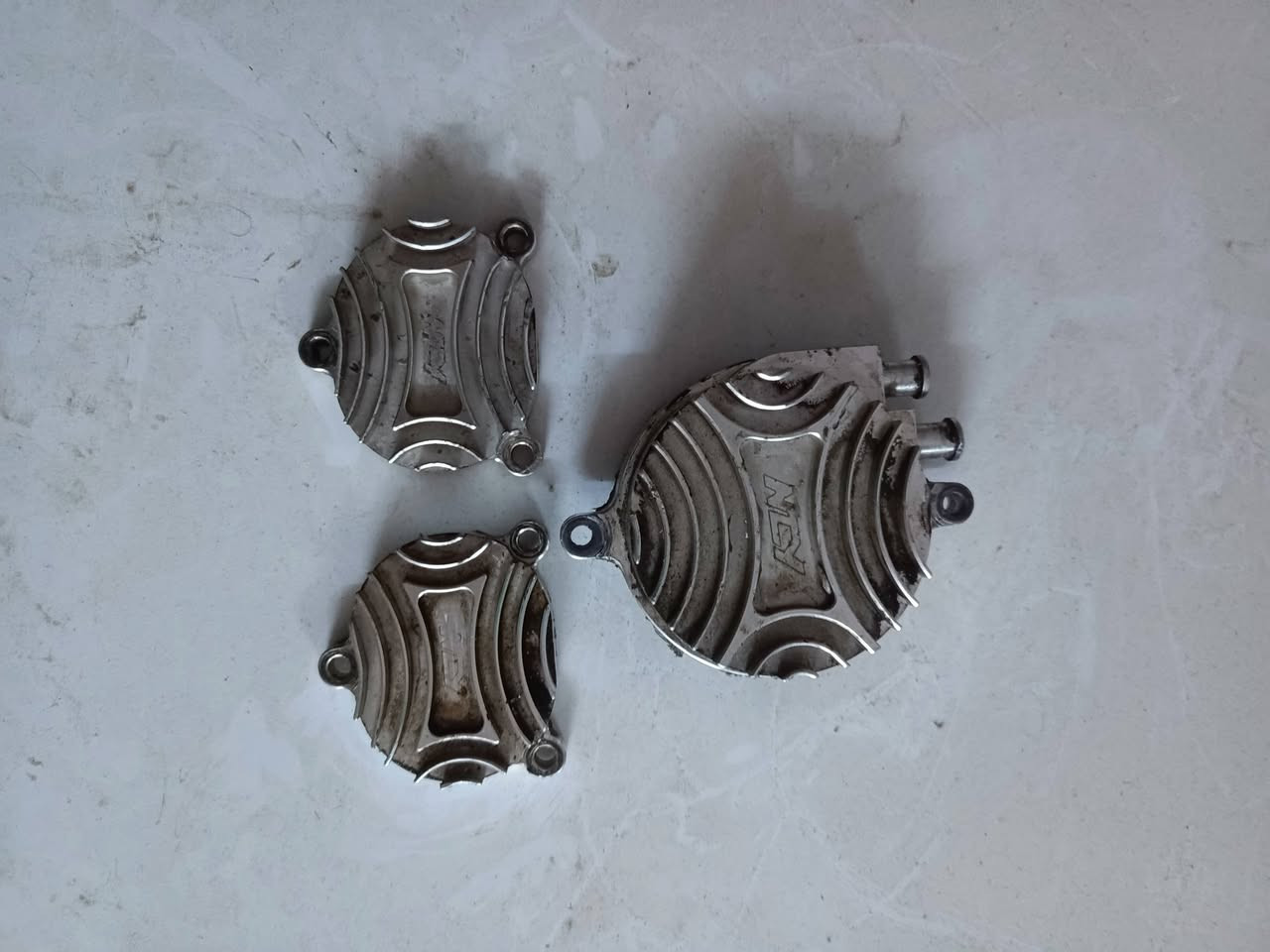 يا الله 
للبيع تزويد سكنس عام 
اسعار جوة السوك 
جويتر حجم 30 بي مراوح خفيف ب40 
دوسات سكنس 20
قباقة كور 25
يدات 10 
فج 40
عنبار رياضي 40
شفت ويل 20
سلايدرات 15 
كلج امامي 40
قطرة دهن 5 
دوسات مزرفه 25 
فراك 10 
فلتر شوته رياضي 15
قطرة اكسل 5
مكاني بغداد 
توصيل موجود 
***********
