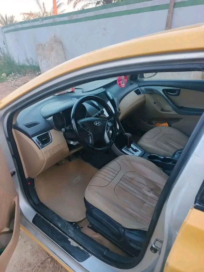 السلام عليكم إلنترا موديل 13 خليجي مكينه 1600تبريد شغال ثلج كهرباىيات كله شغاله تخم تاير جديد مكينه وكير جديد لا تبخير ولا تنقيص حداديه ستوني مبدله باقي بس شموع بيهه ضعف مداور ثاني يوم  ***********  السعر 80 وبها مجال
