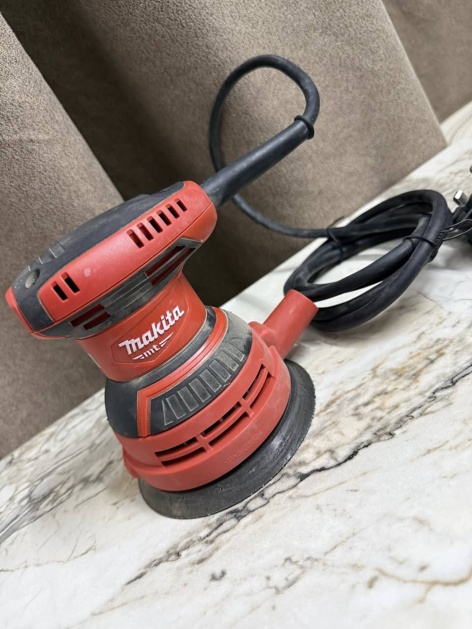 ماكيتا M9204 MT سلسلة صنفرة مدارية عشوائية 240 واط 125 مم


**إذا كنت صاحب هذا الإعلان وتريد حذفه لأي سبب، رجاءا أرسل رسالة إلى الدعم الفني**