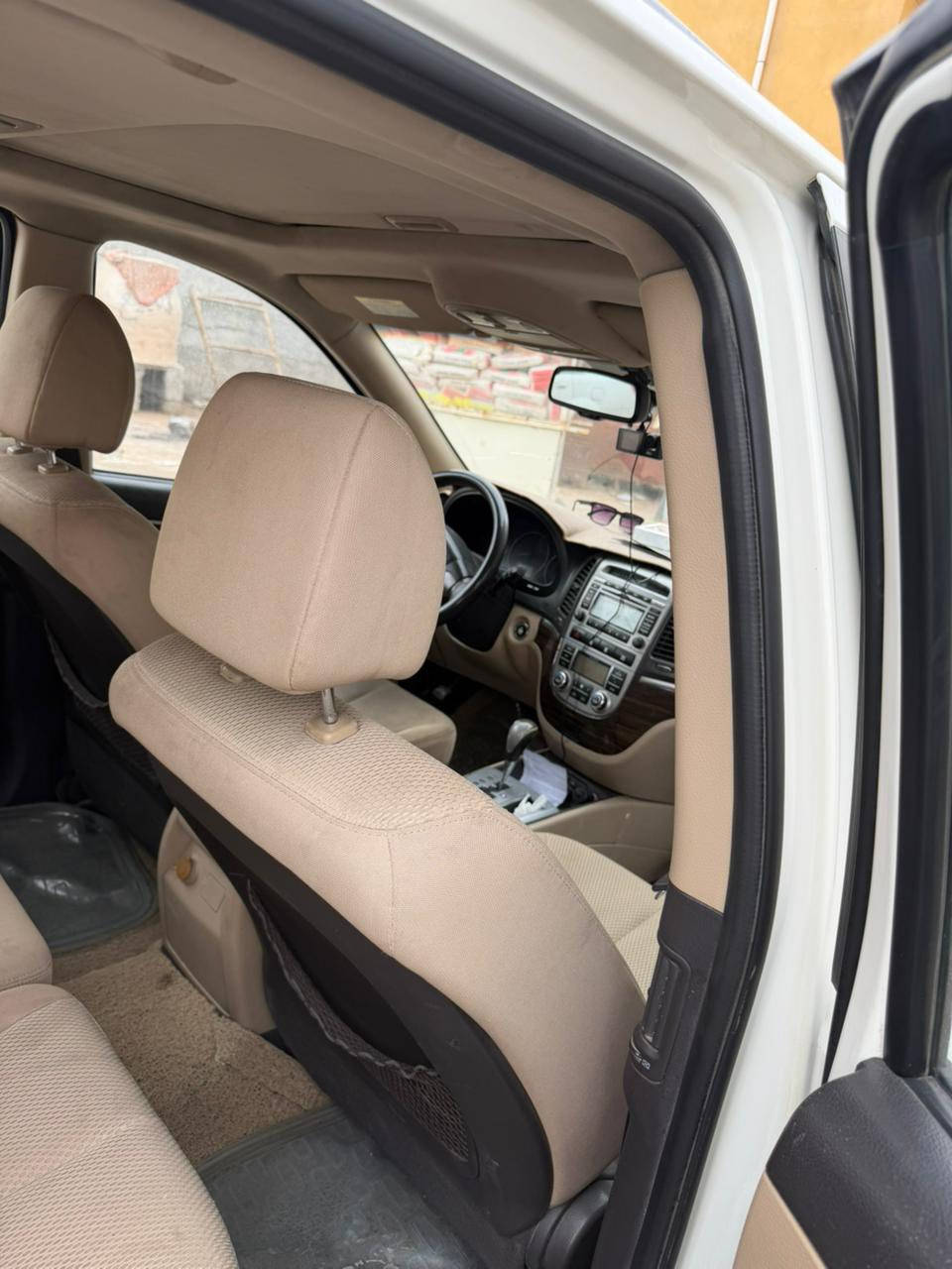 مكلف سلام عليكم اخوان سنتافي 2012 سياره حلوه خليجيه مكفوله من الضربه بيه طخات بسيطه تخم تاير باتري جديد تبريد خير من الله صار بيه كازكيت مكينته ٤ سلندر ٢٤٠٠ ابيعها ع وضعها السعر ١٠٥ وبيه مجال ***********مكاني بصره محيله
