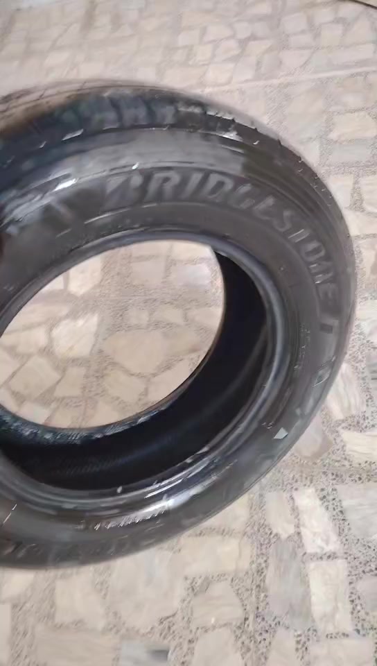 تخم تاير برجستون اصلي نص عمر المكان كماليه شارع الجامع رقمي ***********  السعر ١٥٠
