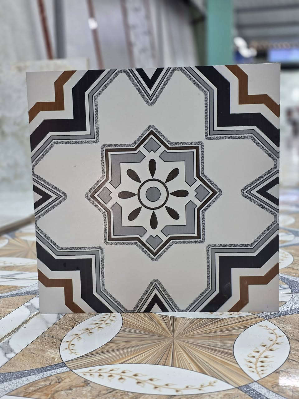 بفضل الله تعالى وصول ارضيات بورسلين درجة أولى سمك 11 شركه اورجين توزيع جمله مفرد انسب الأسعار عرض خاص 
مكان الصويره تقاطع حي زهراء ***********
