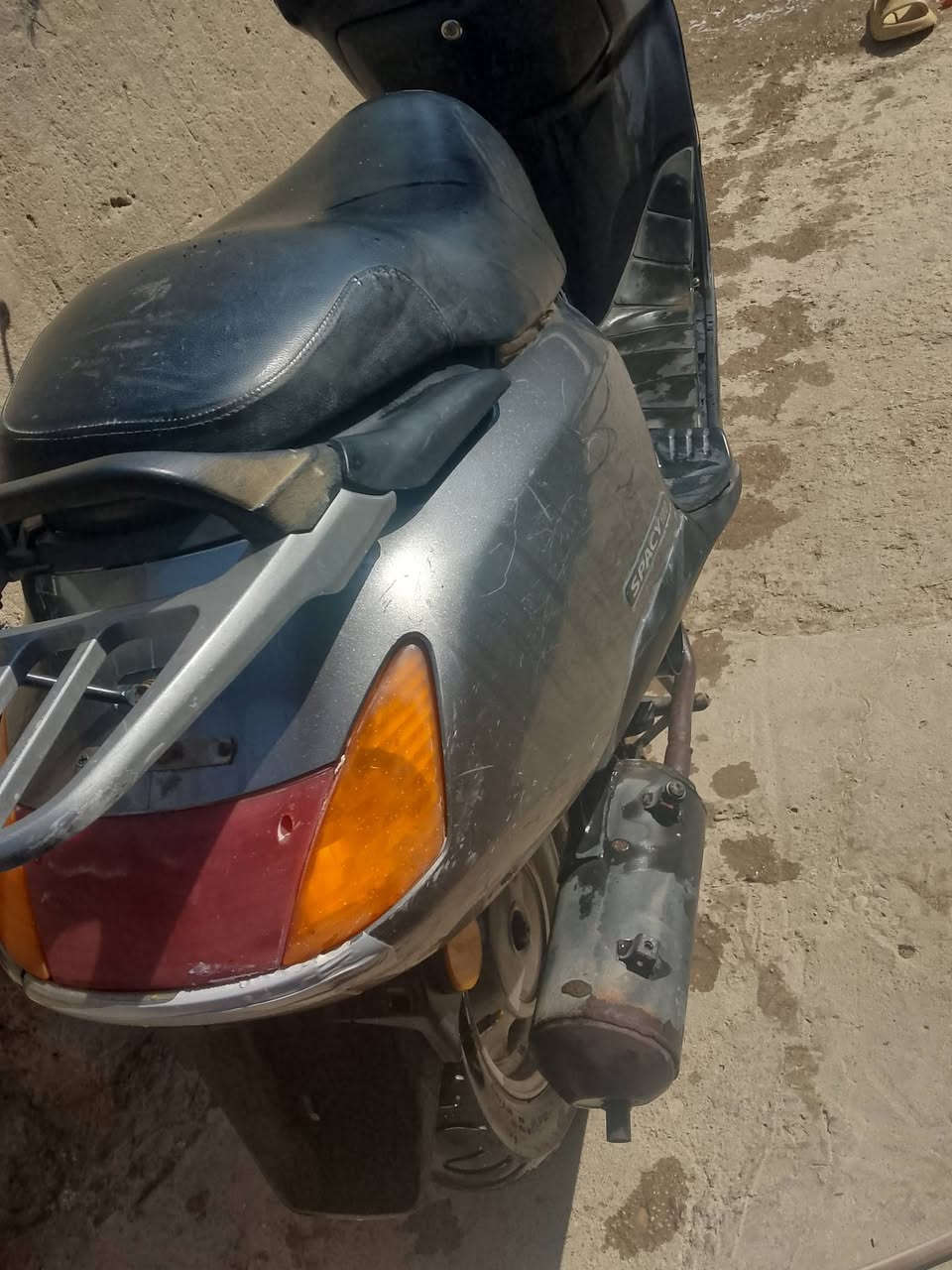 البيع سبيسي ماليزي جهاز مكان كوت شارع نفظ سعر 200وبيه مجال رقم ***********
