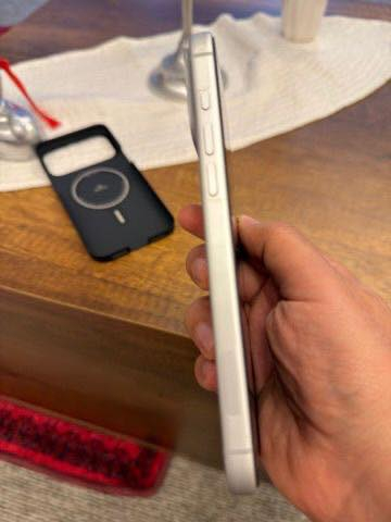 سلام عليكم 
17 برو ماكس
17pro max 
ايسم
ياباني
256
الجهاز نظيف ومكفول ومغلف طبقة حماية مكفول من الزلغ سلڤر
وياه كڤر بيتاكا اصلي سعره ب75  
سعر نهائي 1900 
بغداد الحرية توصيل ماعندي 
***********
