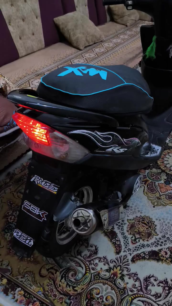 دراجه ماكس عدله صارله 4اشهر نازله من الرمبه ؤبيه كلج تؤبؤ تخم كامل ؤيل كرؤم ؤصالنصه سي اس الدراجه نضيفه من البيت للمدرسه السعر مليؤن ؤ 100


**إذا كنت صاحب هذا الإعلان وتريد حذفه لأي سبب، رجاءا أرسل رسالة إلى الدعم الفني**