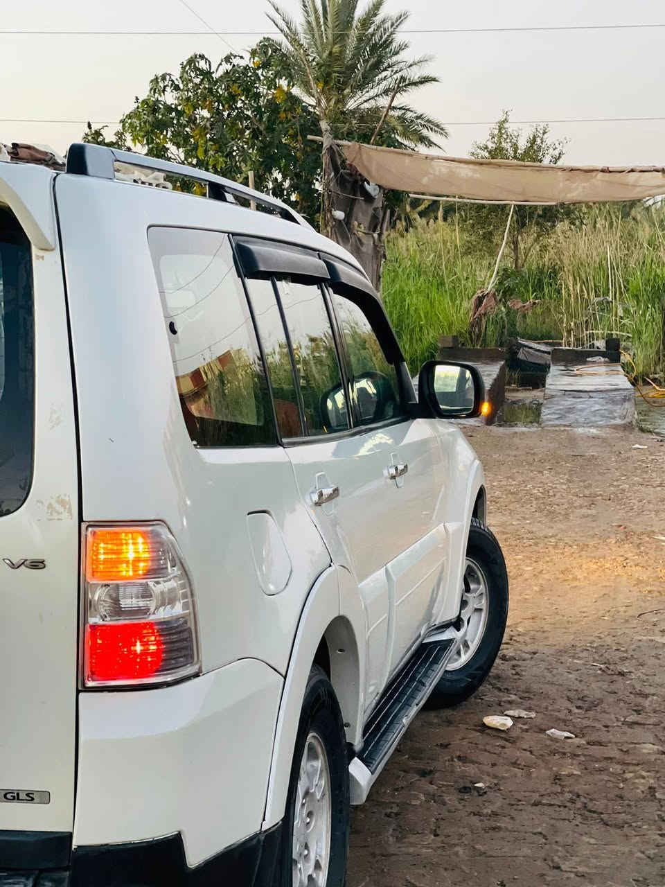 سياره باجيرو
موديل 2008 
محدثه 2020
الحادث الباب الخلفي اليم باب الصدر 
تخم تاير 
صبغ فقط جماليه
محرك 6 ستندر مكينه 3000
سياره اي عطل ما بيهه 
السعر 135 وبيهه مجال
 رقم الهاتف وبي واتساب ***********
