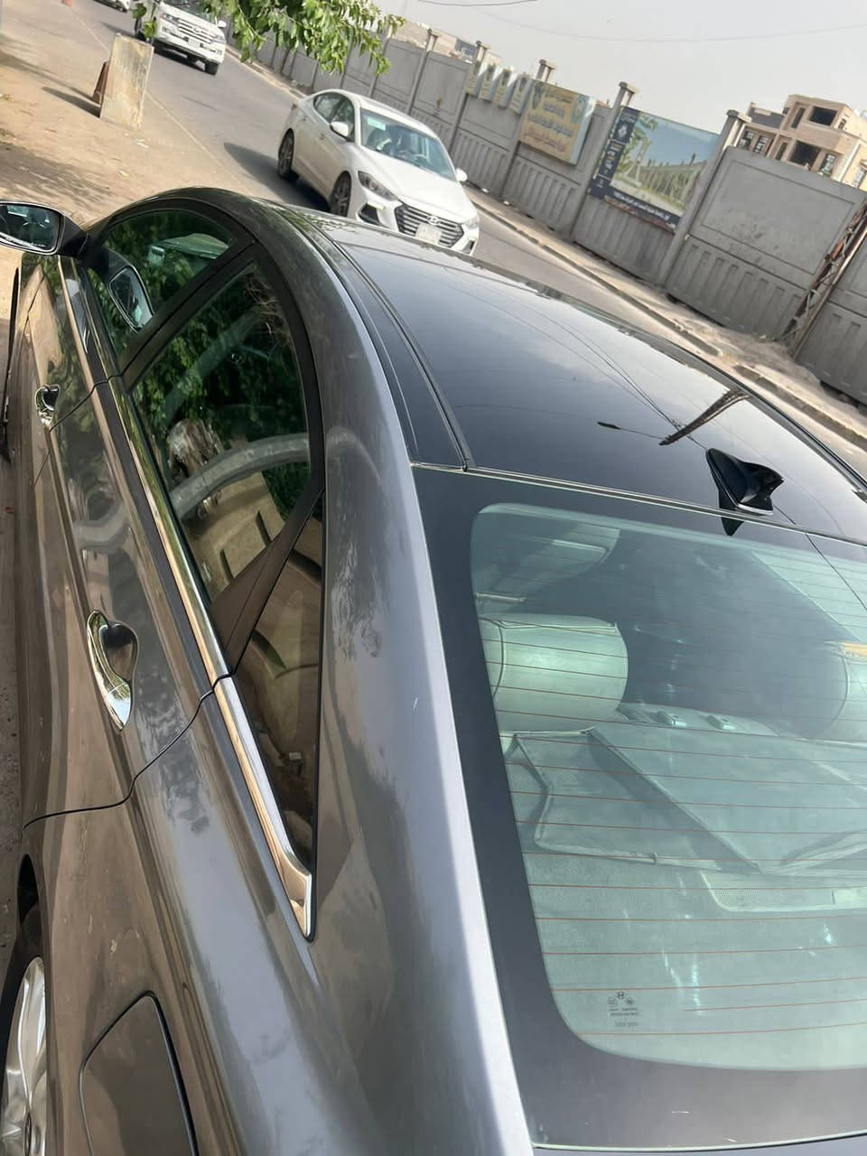 🚗 للبيع – Hyundai Sonata فول مواصفات
حالة السيارة: ممتازة جدًا، استعمال نظيف ومحافظ عليها.

المواصفات:

موديل: 2013

محرك قوي واقتصادي

فتحة سقف بانوراما
محرك/ 2400

بصمة تشغيل + دخول ذكي

تدفئه مقاعد 
شاشة كبيرة + كاميرا خلفية

كشنات جلد 

حساسات أمامي + خلفي

Limited

تايرات جديدة

صيانة منتظمة

اللون: الرمادي 

🔧 السيارة مابيه ضربه ولا صبغ فقط بارد.
السعر: 108ورقات قفل 

📞 للاستفسار: *********** واتساب
