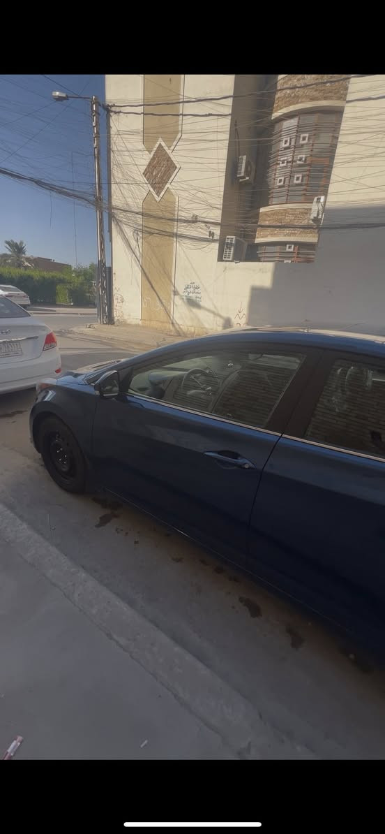 سلام عليكم
النترا وارد امريكي موديل 2016 
سيارة كلين بدون حادث 
اللون ازرق بحري
المواصفات 
—————-
فتحة 

بصمة

كشنات جلد

محرك دوش 

شاشة كامرة

مانع انزلاق

تحكم ستيرن جهتين 

السيارة ماشية 63 

رقم بغداد الجديد وكامل

سنوية بأسمي تحويل ثاني يوم

السيارة مفتوحة نص المكينة مبدل بيها رواجز وصار بيها طخة بلهلال مال الجاملغ الخلفي غير هلشي السيارة كفالة عامة
السعر 127 وبيها مجال
مكان السيارة بغداد حي الجامعة
***********
