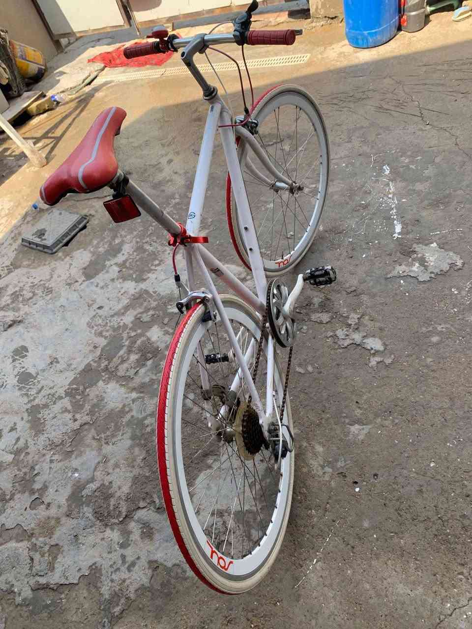 للبيع سعر 125 وبي مجال 
*********** مكان قرب بسمايه
