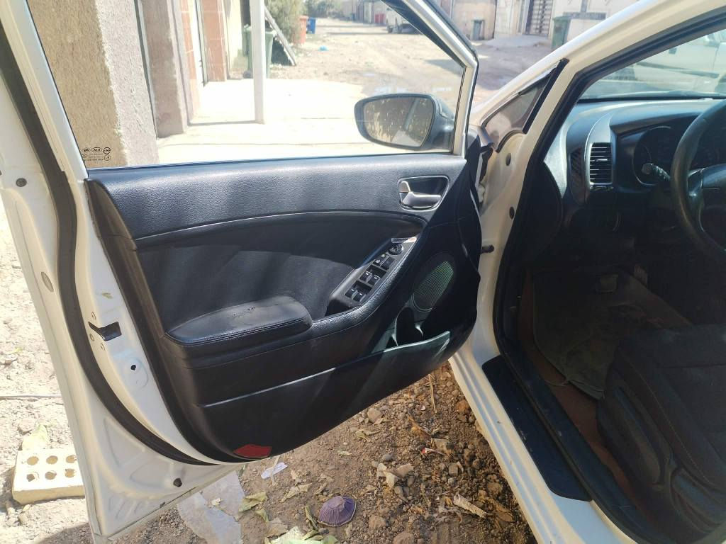 سيراتو 2015 خليجي لون ابيض رقم جديد هزه جديده مكينه 1600 دوش ماشيه 172 الف وقابل للزيادة  تخم تاير جديد الأصلي عليها ادامه كامله سعر 110 بيها مجال بسيط بغداد *********** الفلوجة, الأنبار
