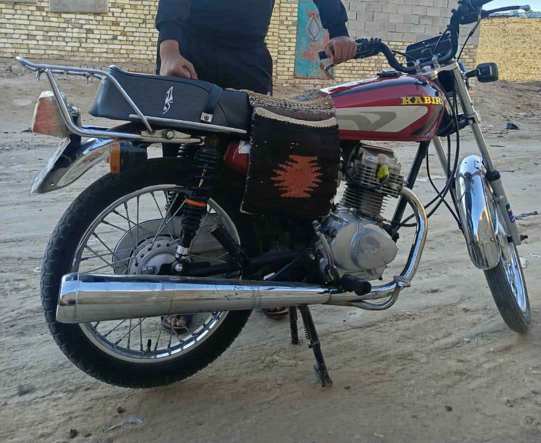 سلام عليكم شباب دراجه البيع مال ايران وكله مطابقه كفير مفتوحه مره وحده بس دراجه اشك الكاع  وهاذ رقم راعيه وستفسرؤ اكثر ***********
