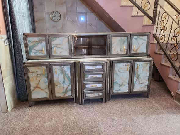 للبيع كاونتر نظيف جدا مكان بغداد شعله ***********.
