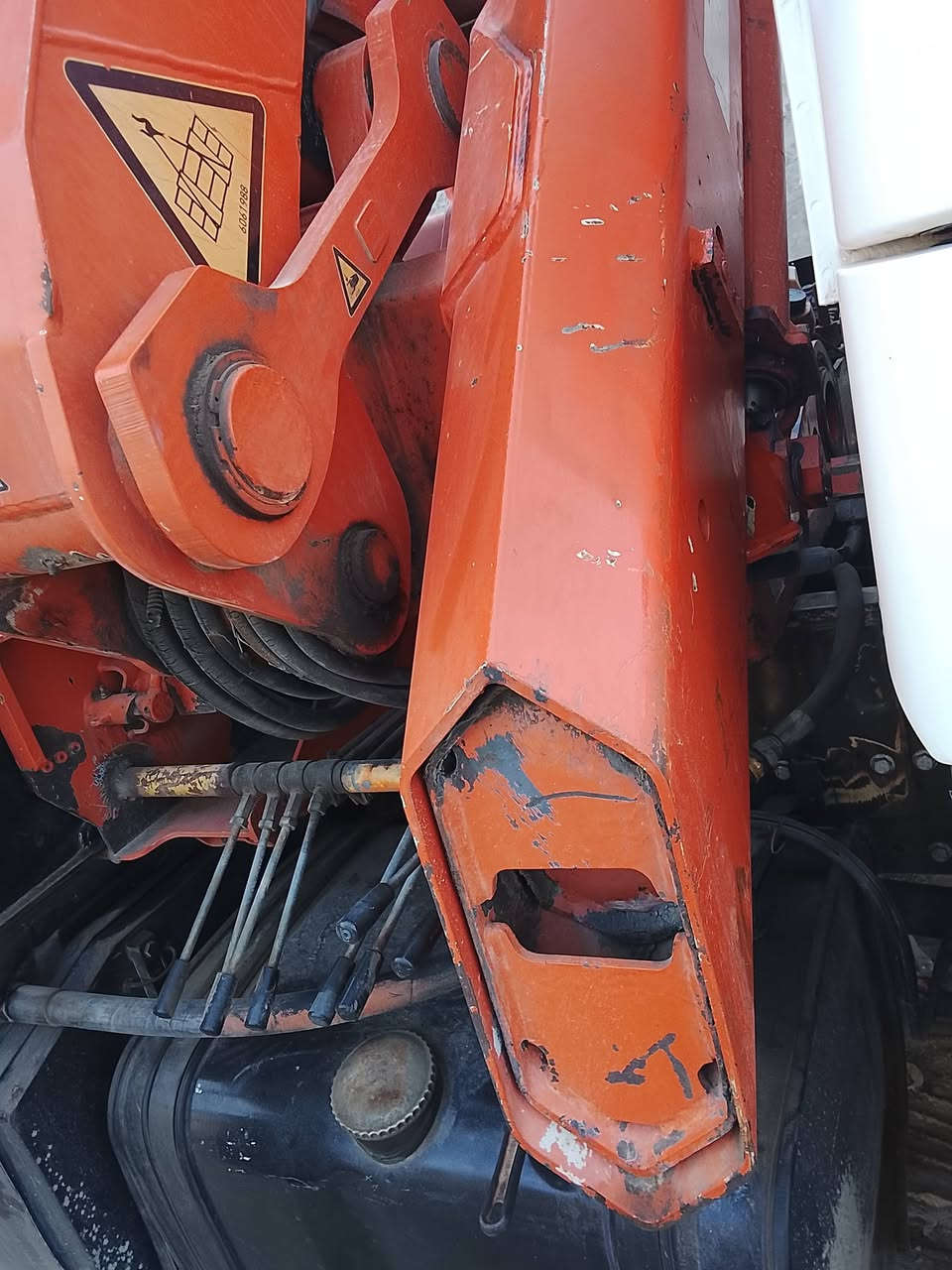 كرين اطلس موديل 2005جهاز مكفول من الكسر والفطر جهاز سته ونص جهاز 3سلايتات رجلين مخالف دبل طلقه اتصال***********
