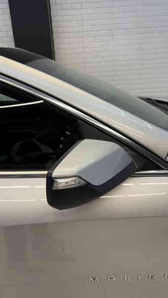 ماليبو 2020 PREMIER اوتو بارك 1/1 2.0T
2.0 لتر تيربو 4 سلندر
ناقل حركة أوتوماتيكي 9 سرعات. 
ماشيه 85 ميل 
نظام دفع أمامي
مقاعد جلدية كهربائي للسائق والراكب
وخزن ميموري 1.2.3
فتحة سقف كهربائية بانورامية 
نظام صوتBoss
تبريد وتدفئة جميع المقاعد حتى الخلفي 
تدفئة ستيرن
كاميرا خلفية وأجهزة استشعار للمساعدة في الركن (أمامي وخلفي اوتو بارك)
نظام دخول وتشغيل عن بعد. 
12حساس +مري قلاب ونقاط عمياء
مساعد الفرامل او التوقف الذاتي
نظام تحذير النقطة العمياء رادارات جانبيه
مراقبة ضغط الإطارات
وسائد هوائية متعددة.
 البريمير اوتو بارك معروف بل مواصفات 
سياره ترايها كلش حلو وبدون اي نواقص 
حداديه امامي خلفي جديد
تخم تاير جديد
دسك امامي خلفي جديد
عليها نانو سيراميك 
سياره بسمي تحويل ثاني يوم. سنويه وهزه جديده 
وبدون غرامات 
🛑 السياره بدون ضرر وبدون صبغ. 
فقط قبق جنطة نفس لون امبدل 
بدون دواخل بدون ايرباك 
صور ضرر موجوده 
🛑🛑 السعر : 167$ وبي مجال 
للاستفسار الاتصال 
***********
