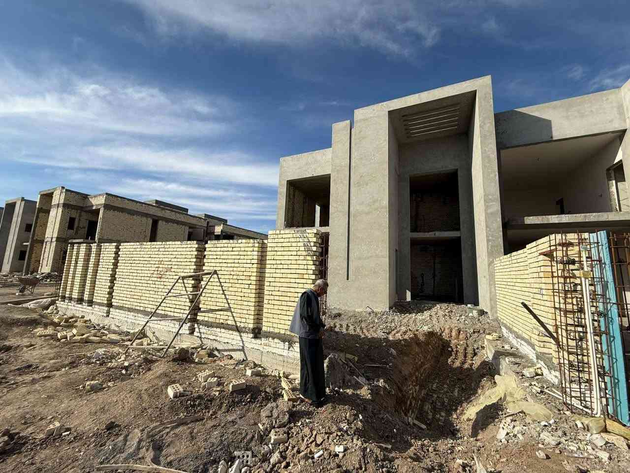 وحده سكنيه في مجمع البدور 🏡
المساحه ٣٠٠ متر ركن  
النوع/ بوليفارد 
استلام شهر السادس 
5 غرف نوم
 السعر ٥٨٨ مقدم وباقي ١١٢ مليون ممكن يتحول قرض عقاري للاستفسار اكثر مراسلة الصفحة او الاتصال على الرقم *********** او واتساب
