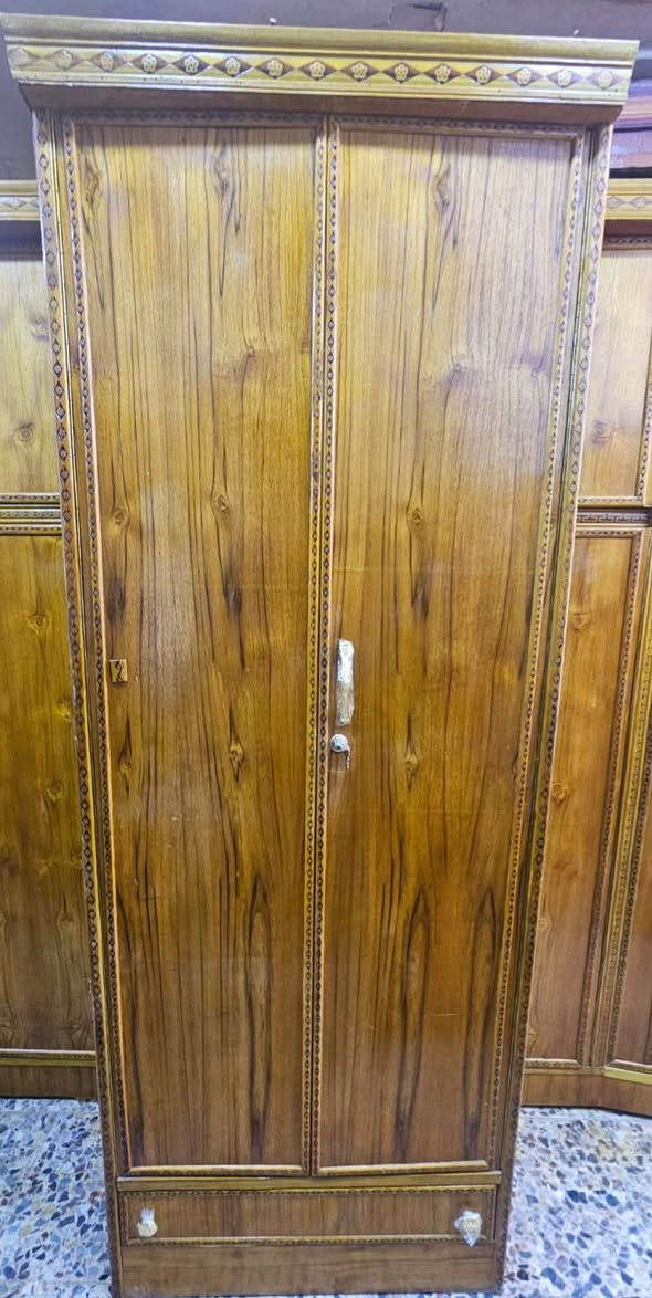 السلام عليكم
للبيع غرفة نوم صاج كنتورها ابو ٥ ابواب وملحق كل باب مستقل عن الثاني يعني ٥ ابواب حقيقي الظهر جرجوبه براغي غرفه جاهزة وكامله من الصبغ للمفتاح نظيفه كلش السعر ٥٧٥ الف مكانها بغداد #متوفر توصيل بكروة للحجز مراسلة الصفحه


**إذا كنت صاحب هذا الإعلان وتريد حذفه لأي سبب، رجاءا أرسل رسالة إلى الدعم الفني**