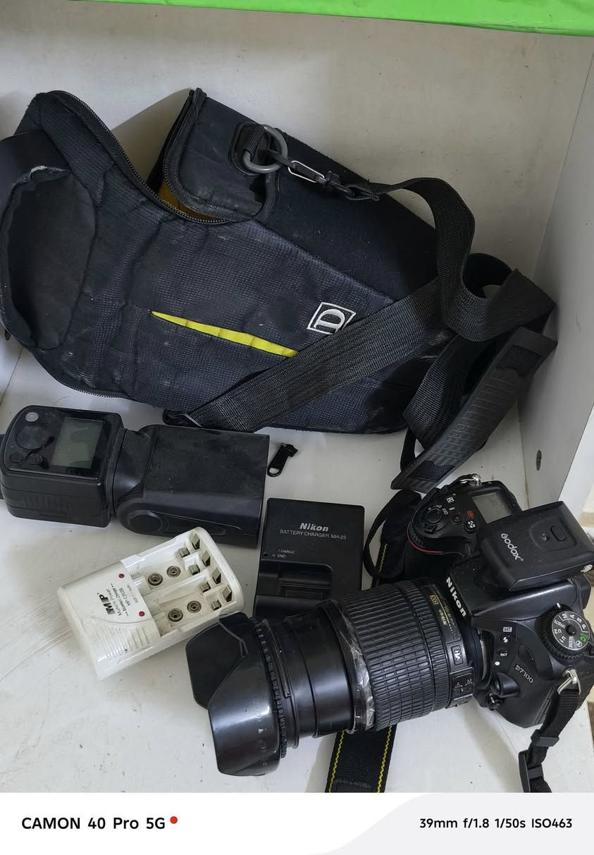 سلام عليكم نيكون7100
كامره نضيفه والمعدات كدامكم وياهه ستاند
كامره صارلي سبوعين من اخذتهه السعر 475وبيهه مجال 
مكاني بياع الرقم ***********
