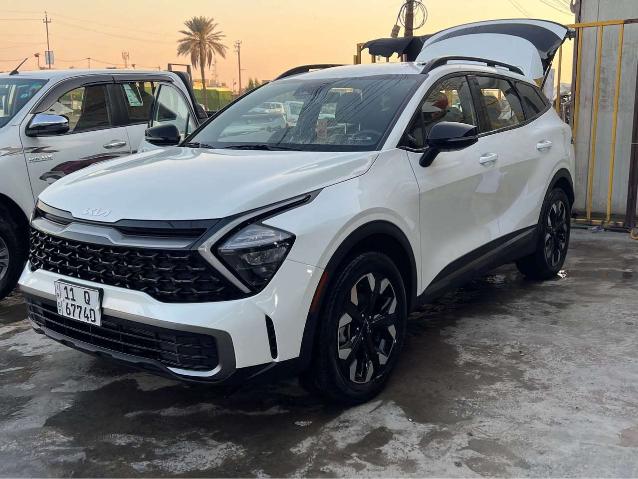 سبورتج 23 
باسمي تحويل مباشر 
مواصفاتها 
*تحكم ستيرن
*كشنات جلد
*اوتو هولد
*تحديد مسار مثبت سرعه 
*شاشه لمس سياقه ذاتيه 
*شحن وايرايس
 سياره مكفوله كير ومكينه  بشرط 

بغداد البلديات 
*********** بغداد, العراق
