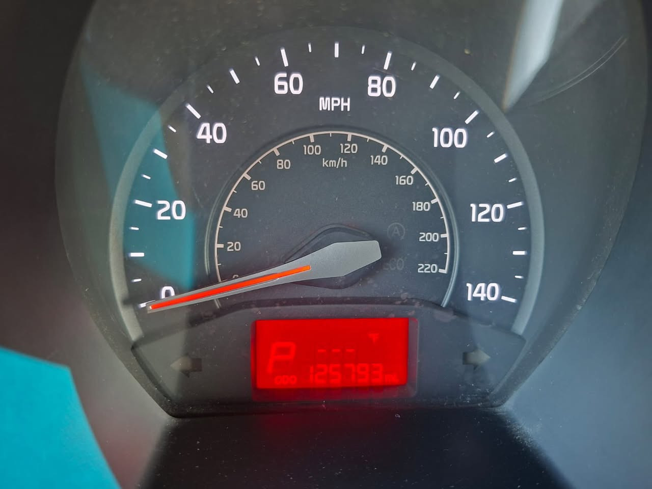 السلام عليكم
-كيا ريو وارد أمريكي 
موديل 2017 
ضرر جاملغ خلفي وبوند صبغ 
بيها بارد بسيط بل صندوق
ممشى السيارة 125 الف ميل 
السيارة جاهزة ما ينقصها شي 
مواصفات السيارة معروفة على موديلها 
مكان السيارة (الموصل)
سعر السيارة (95)$
للتواصل ‭0773 697 0007‬
