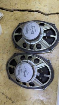 سماعات بوستن • صوت حلو • العمارة