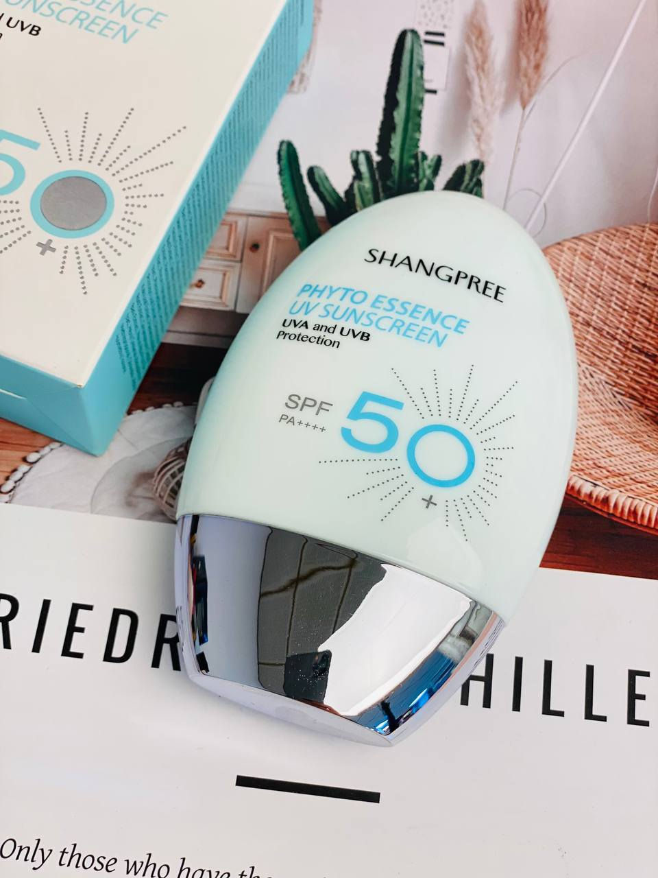 SHANGPREE 💙رجع توفر بعد انقطااااع طووويل 😍😍😍

واقي شمس شانبري يتميز بحماية مضاعفة من الاشعة التي تسبب الظهور المبكر لعلامات تقدم السن (التجاعيد والخطوط)
-حمايه من اشعه الشمس UVA/UVB  والاشعة الضارة التي تسبب الحروق و التصبغات يحتوي على فيتامين B 
-سريع الامتصاص لا يترك ملمس دهني على البشرة 
-مناسب لجميع انواع البشره حتى الحساسة
المنشأ كوريا الأصلي 🇰🇷🇰🇷


**إذا كنت صاحب هذا الإعلان وتريد حذفه لأي سبب، رجاءا أرسل رسالة إلى الدعم الفني**