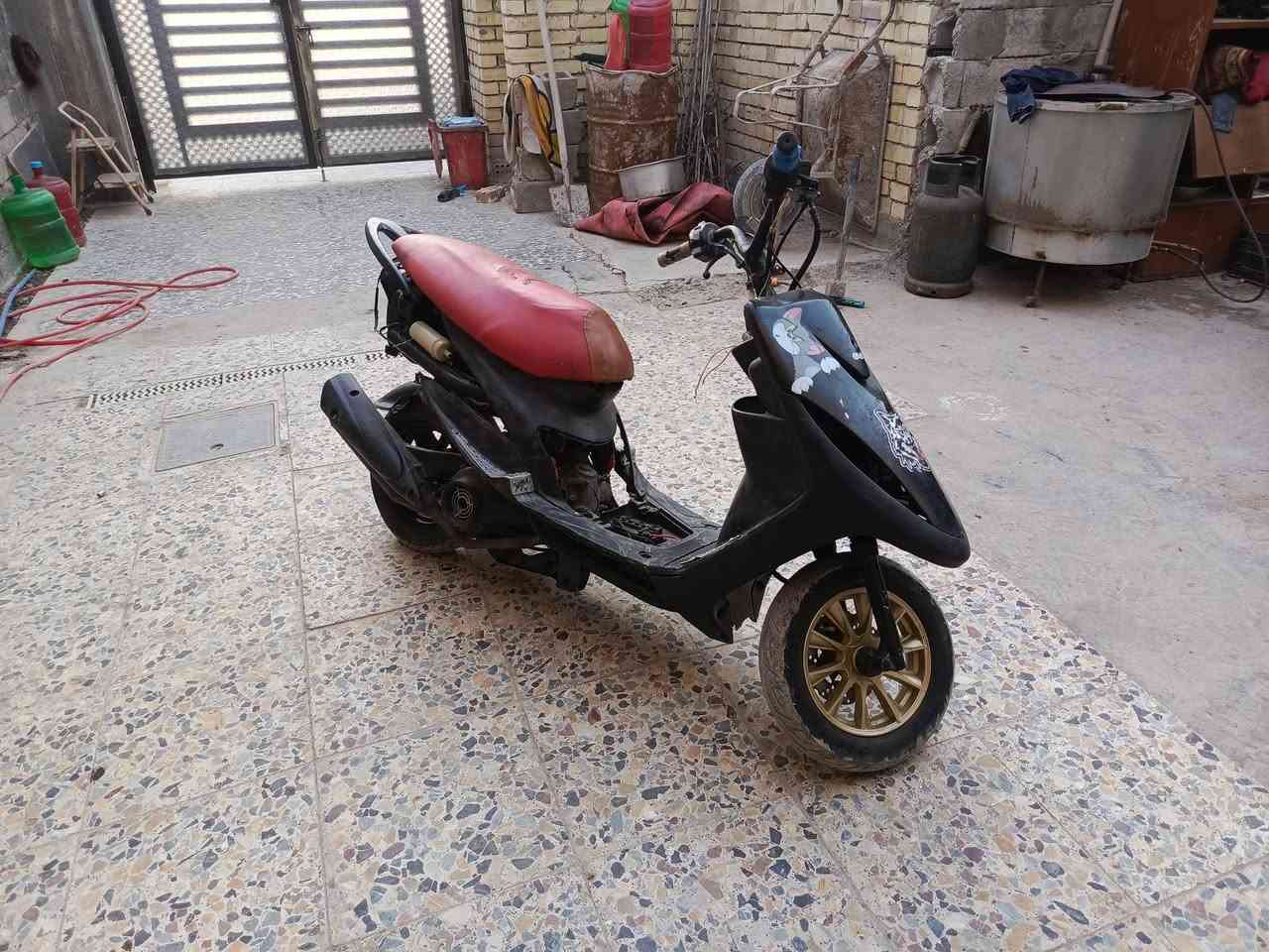 ماكس عدلة للبيع دراجة شغالة شلعة معدل  السعر ٢٥٠ مكاني بغداد المشتل الشراي يتصل عل رقم ورجائن المو شراي لا يتعبني ***********
