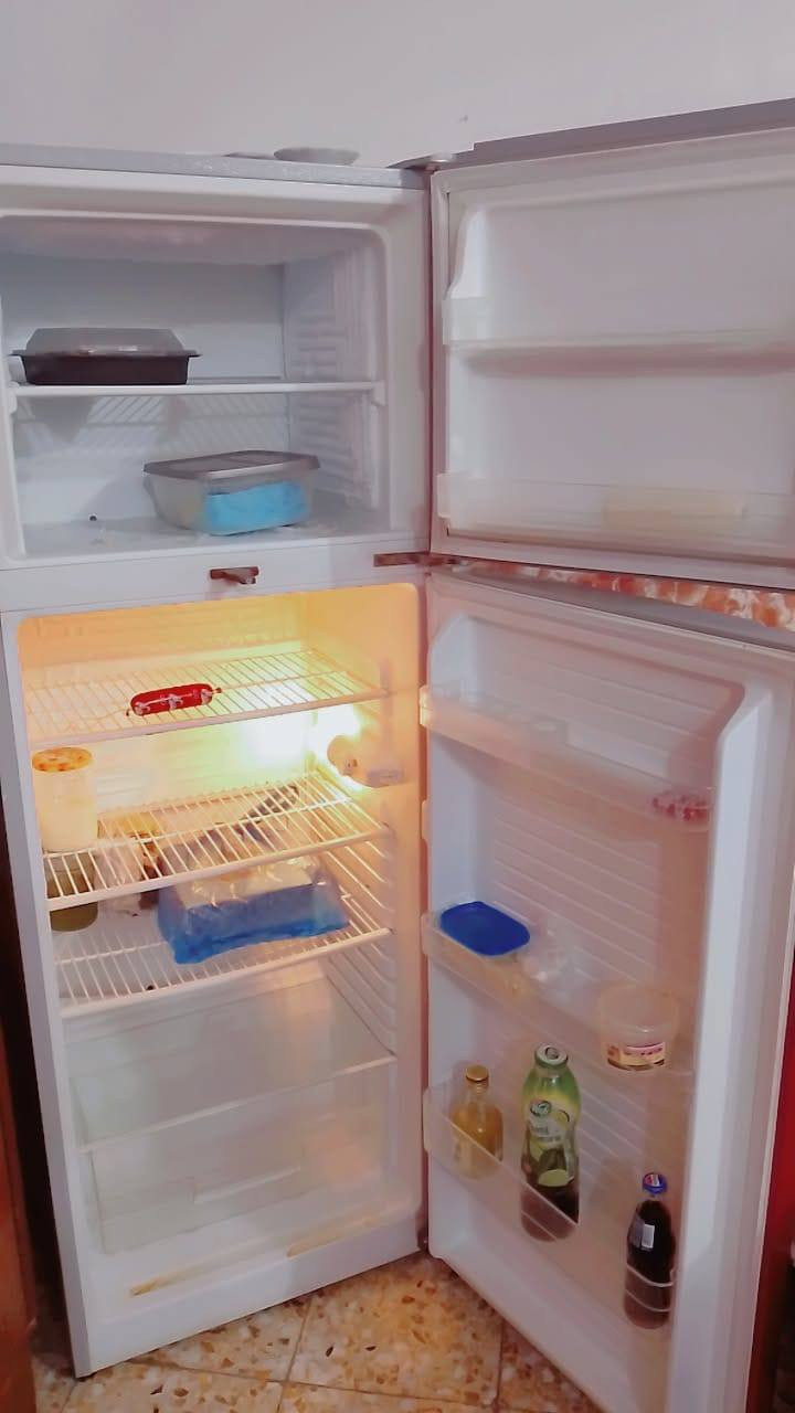 ثلاجه نضيفه جدا  للبيع


**إذا كنت صاحب هذا الإعلان وتريد حذفه لأي سبب، رجاءا أرسل رسالة إلى الدعم الفني**