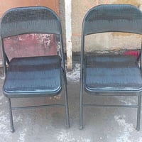 كرسي • للبيع • أثاث