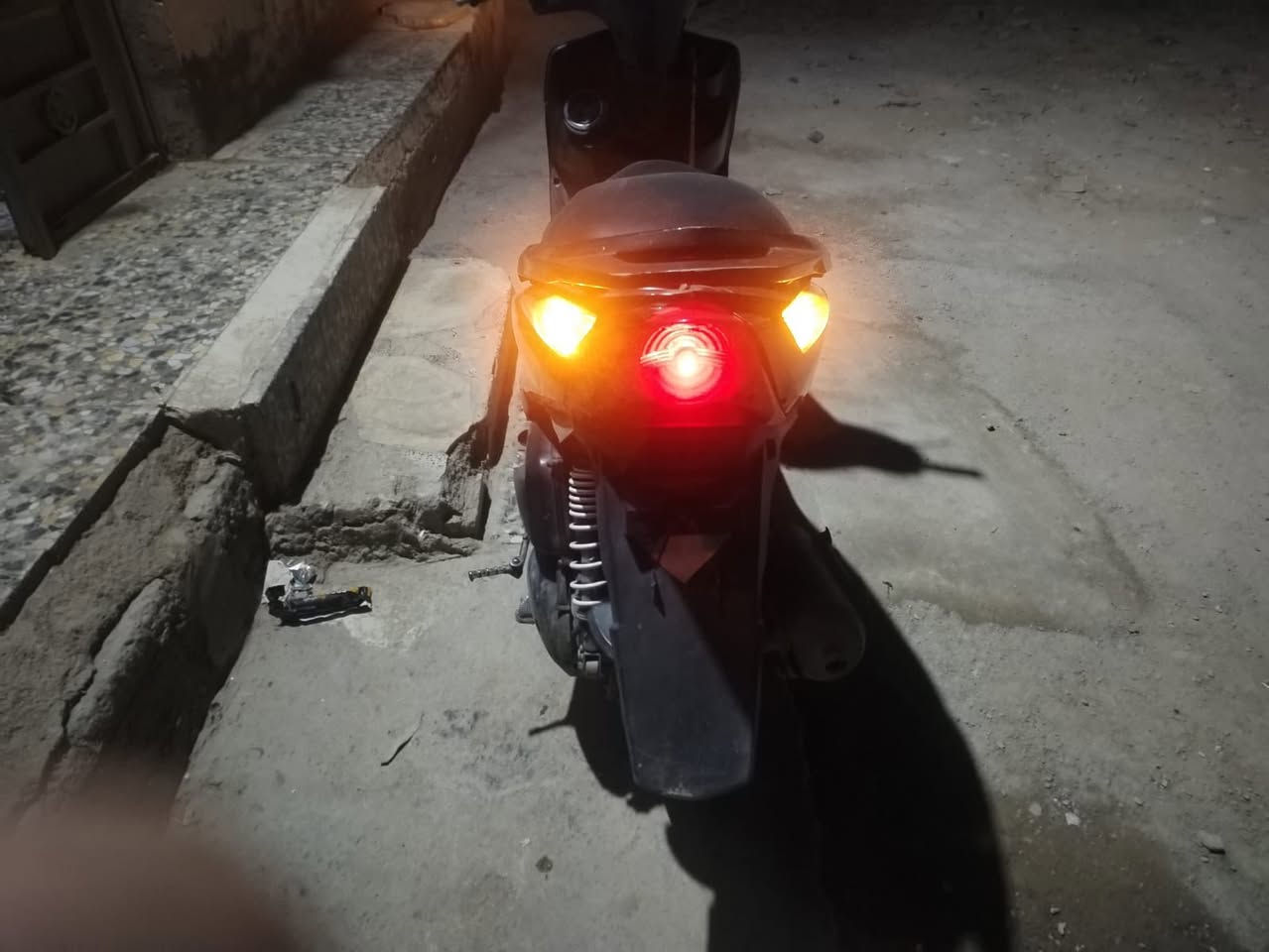 سلام عليكم دراجة ثعلب للبيع٣٠٠ وبيها مجال وموس دراجة سوني مجفته الرقم***********
