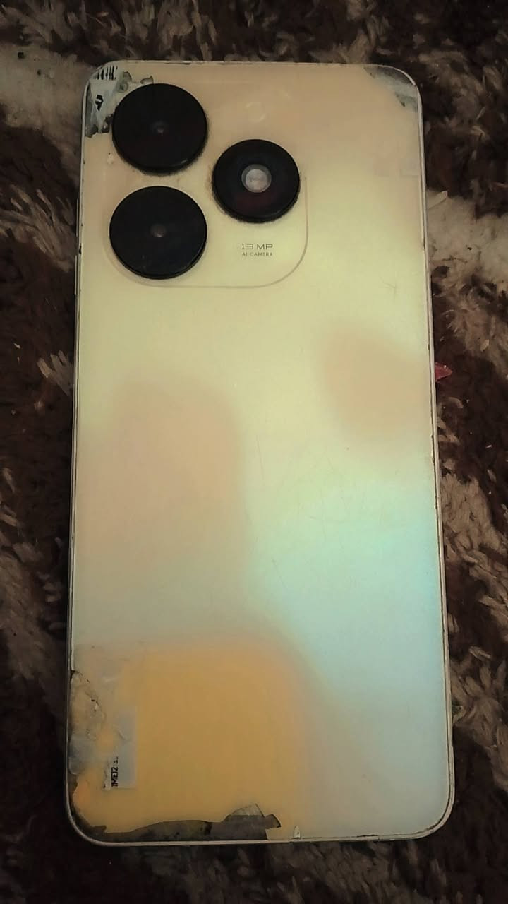 السلام عليكم موبايل يبيع اسم جهازTECNO SPARK Go 2024 ذاكره 128 السعر 50 شراي يخابر ***********
