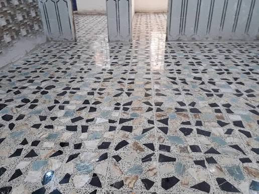 السلام عليكم اخوكو مصري مختص بتفليش جميع انواع الكاشي والبورسلين وتطبيق الكاشي والبورسلين شغل درجه أوله شغل مراتب ونظيف  
*********** مكالمات 
***********واتس 
موجود داخل بغداد ♥️♥️♥️♥️♥️
